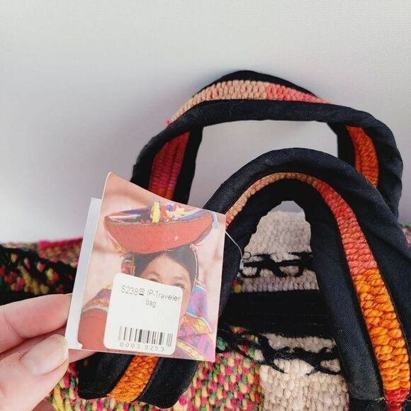 Peruvian Womens Extra Large Pink Black Handloomed Wool Carry On Weekender Bag - Picture 7 of 12